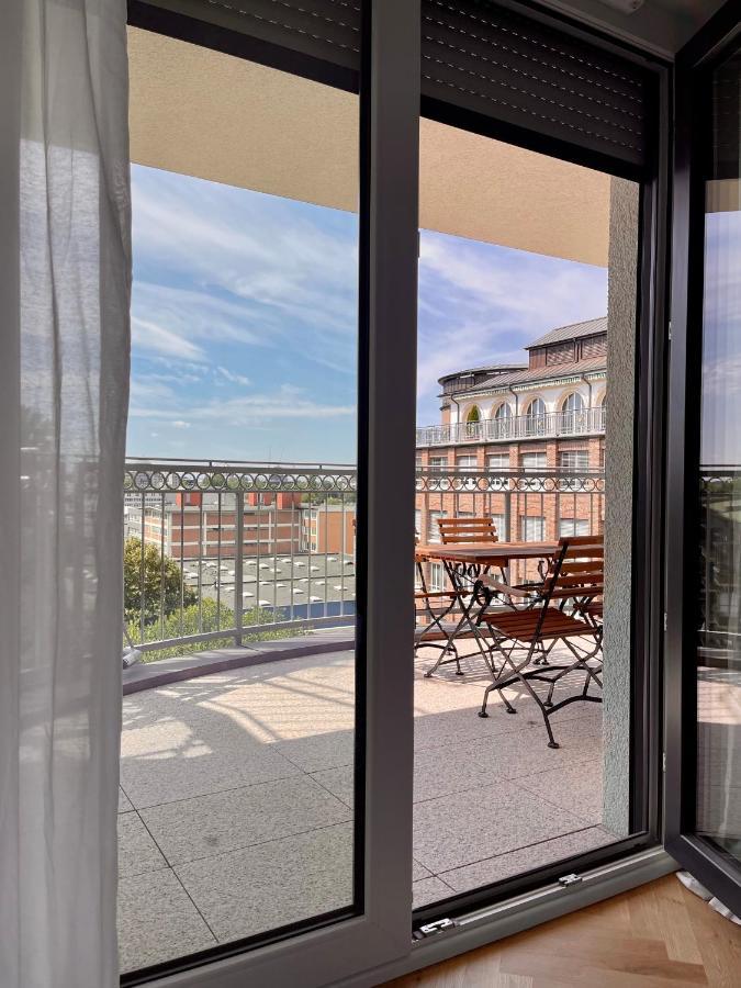 Cls Zentrale City-Wohnung In Hamburg Mit E-Laden Und Tiefgarage, Grosser Balkon, Blick Ueber Hamburg, Parkplatz, Cafe Im Haus, Bushaltestelle Direkt Gegenueber, Flex Check In Esterno foto