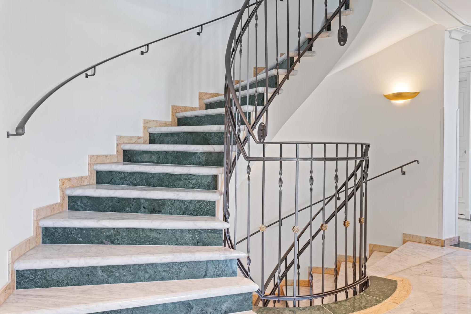 Cls Zentrale City-Wohnung In Hamburg Mit E-Laden Und Tiefgarage, Grosser Balkon, Blick Ueber Hamburg, Parkplatz, Cafe Im Haus, Bushaltestelle Direkt Gegenueber, Flex Check In Esterno foto